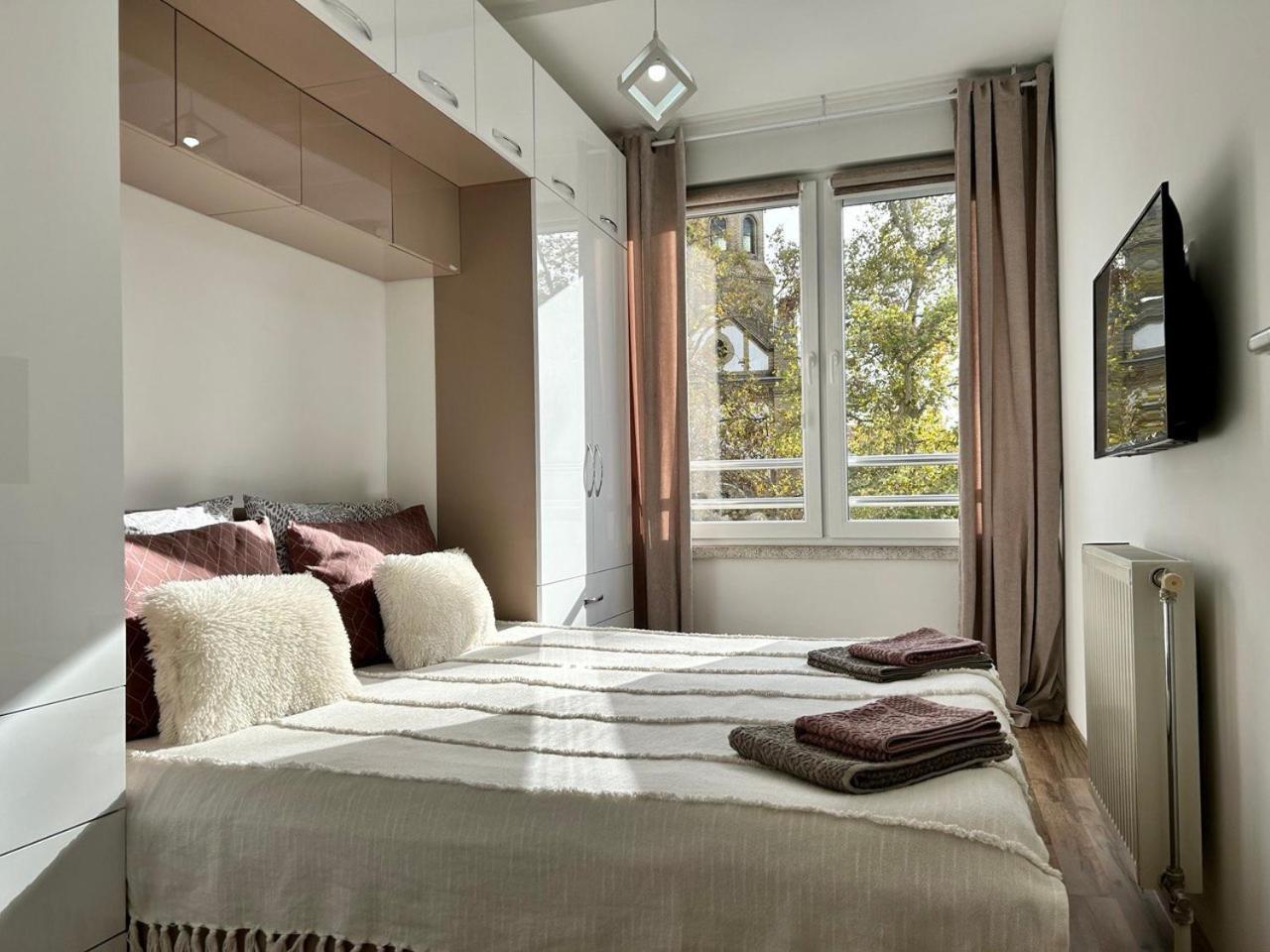 Apartment By The Synagogue Novi Sad Esterno foto